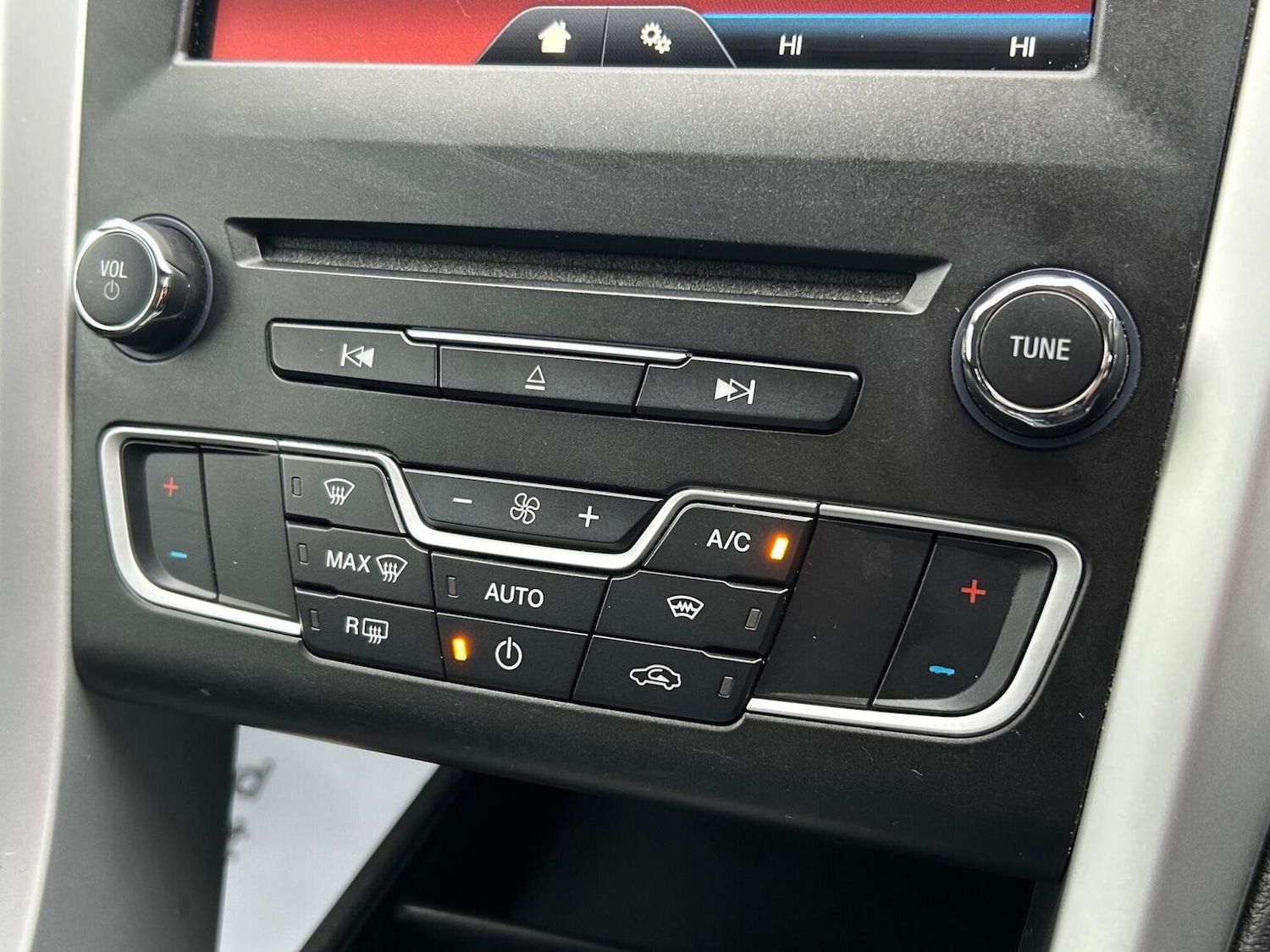 Used Ford Mondeo 2015 for sale - 76497508: Photo 29