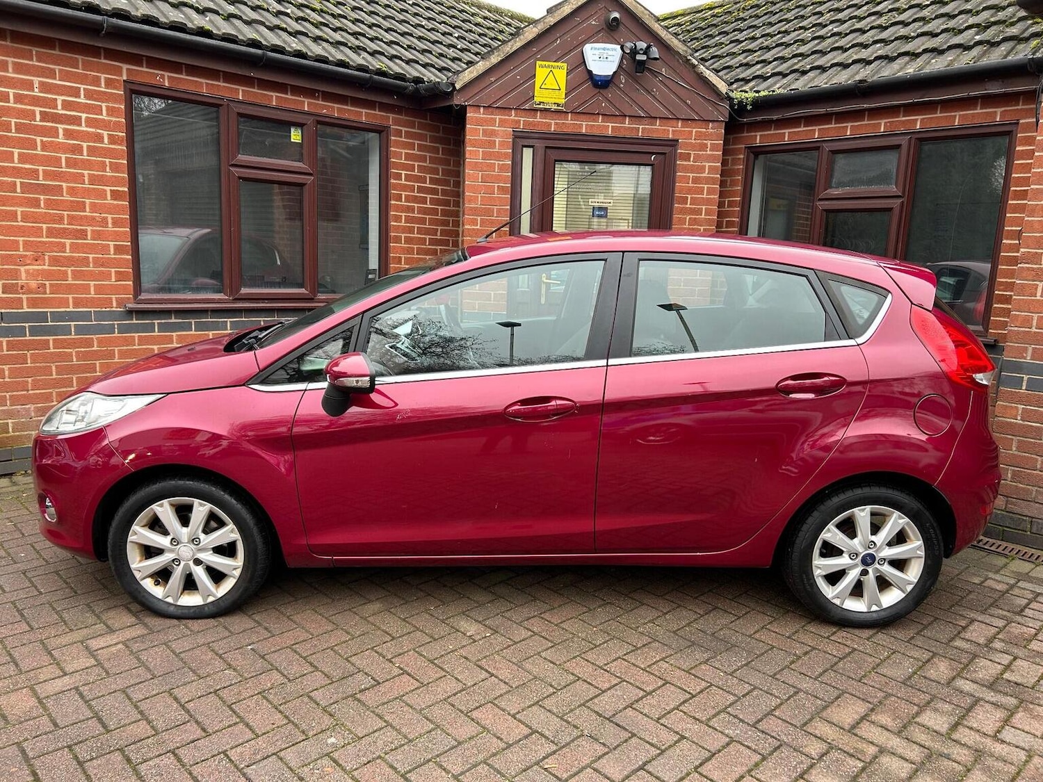 Used Ford Fiesta 2009 for sale - 77350165: Photo 4