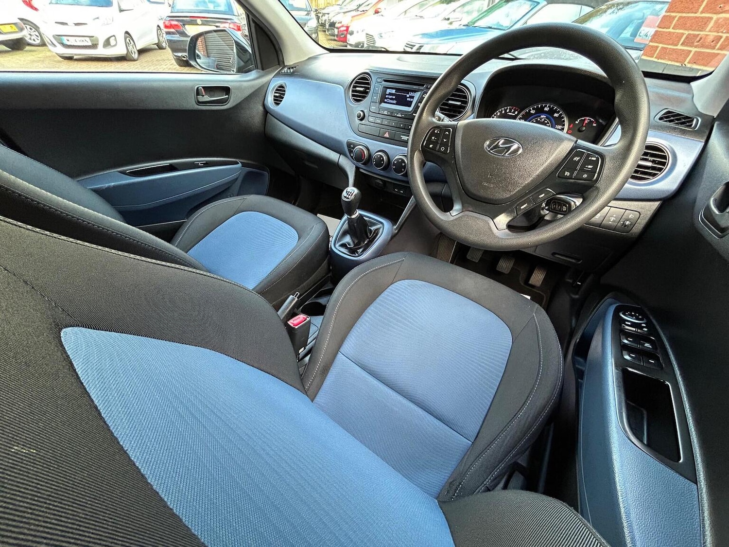 Used Hyundai i10 2015 for sale - 77014785: Photo 11