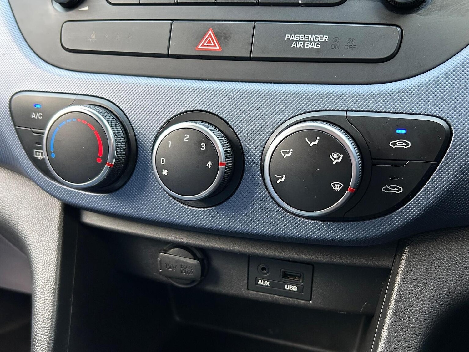 Used Hyundai i10 2015 for sale - 77014785: Photo 24