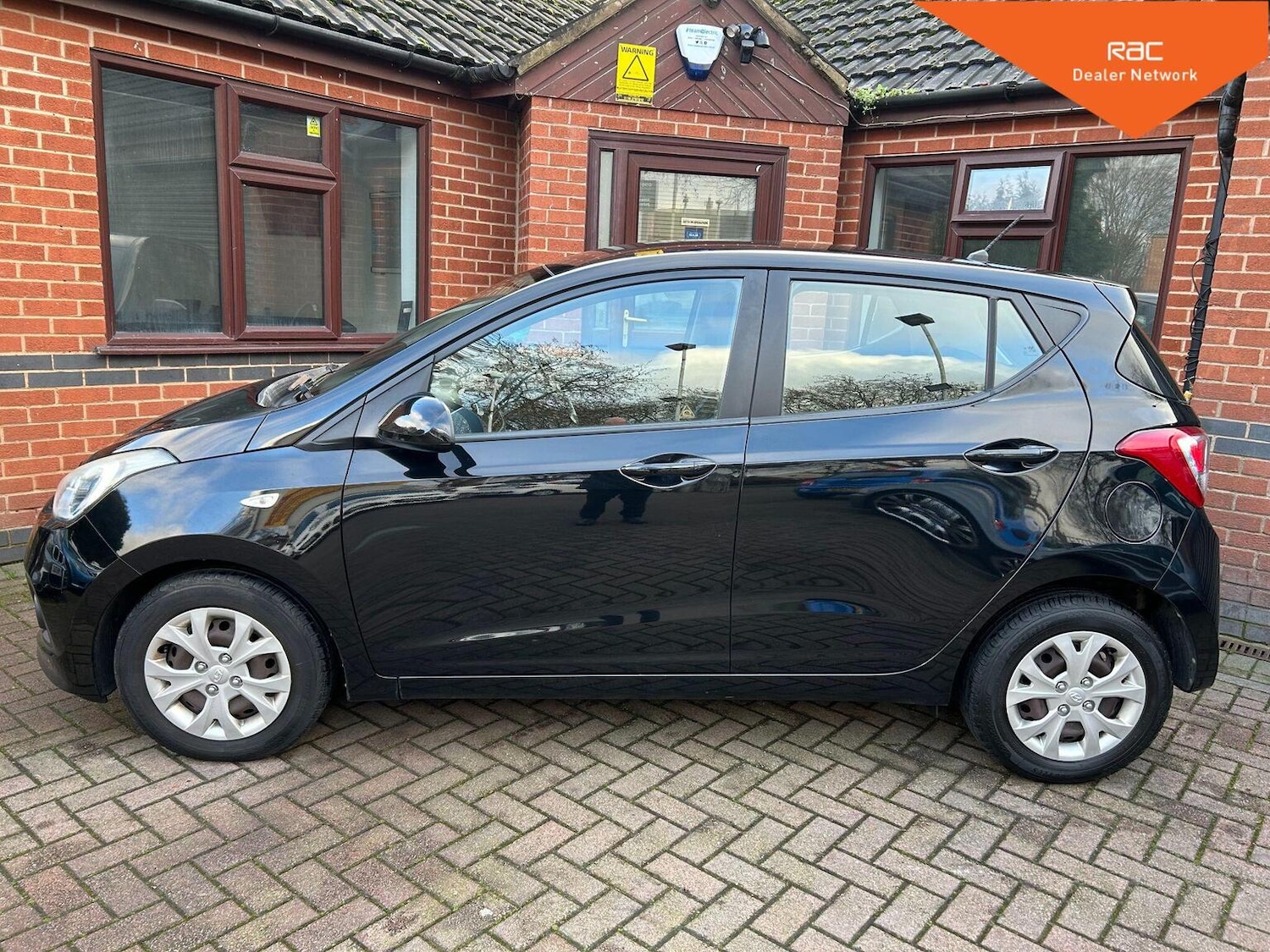 Used Hyundai i10 2015 for sale - 77014785: Photo 5