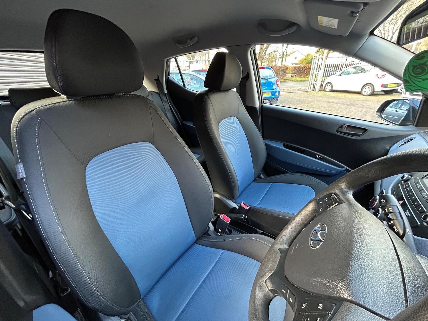 Used Hyundai i10 2015 for sale - 77014785: Photo 9