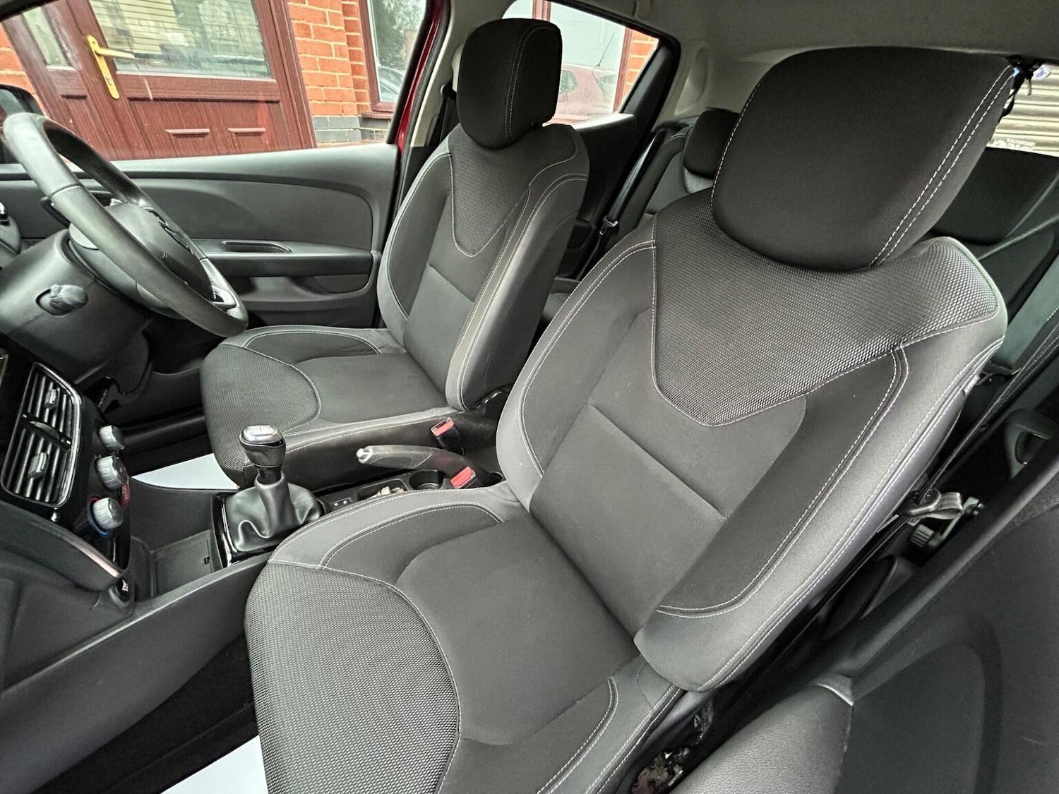 Used Renault Clio 2016 for sale - 77409539: Photo 14