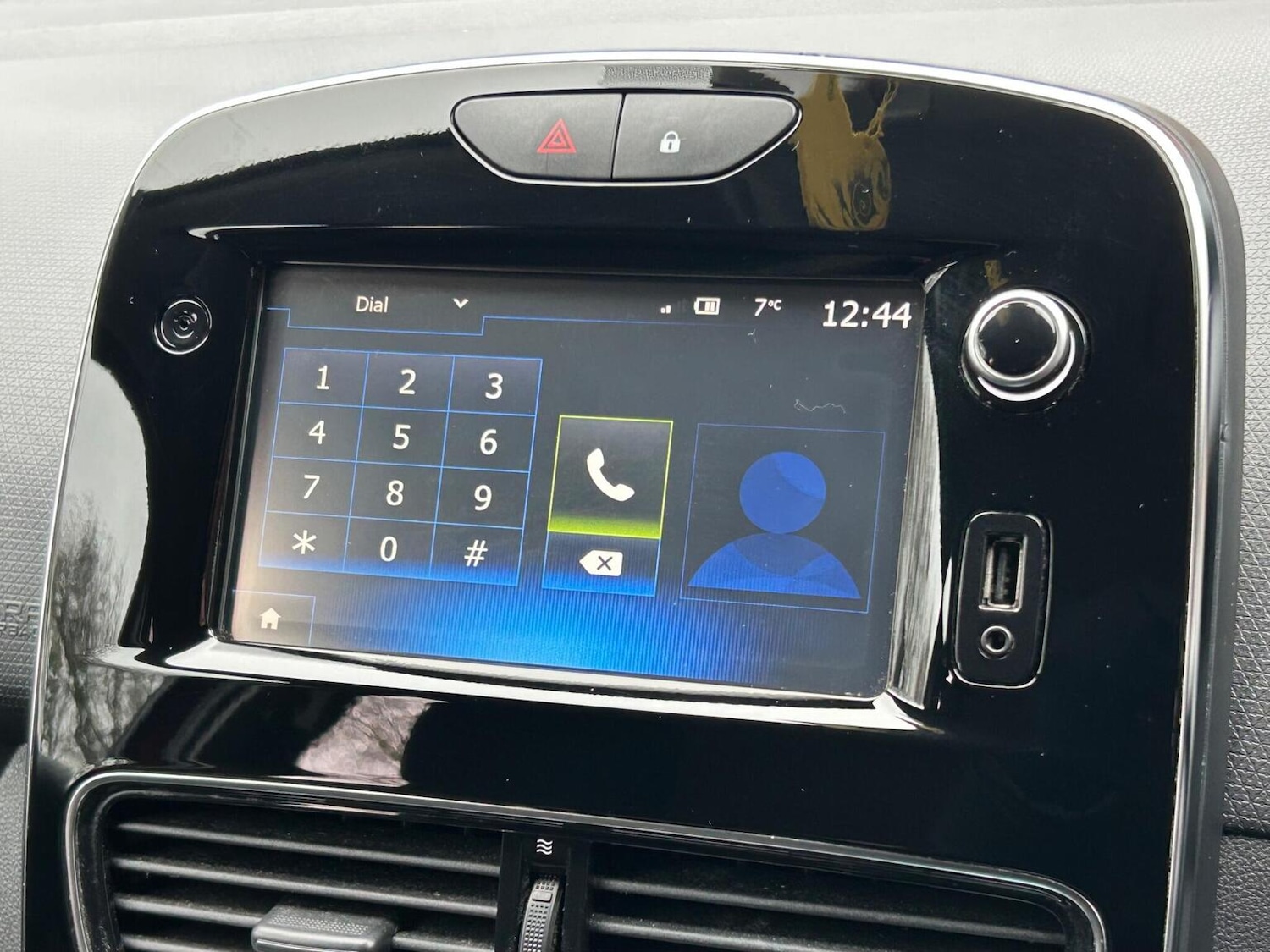 Used Renault Clio 2016 for sale - 77409539: Photo 24