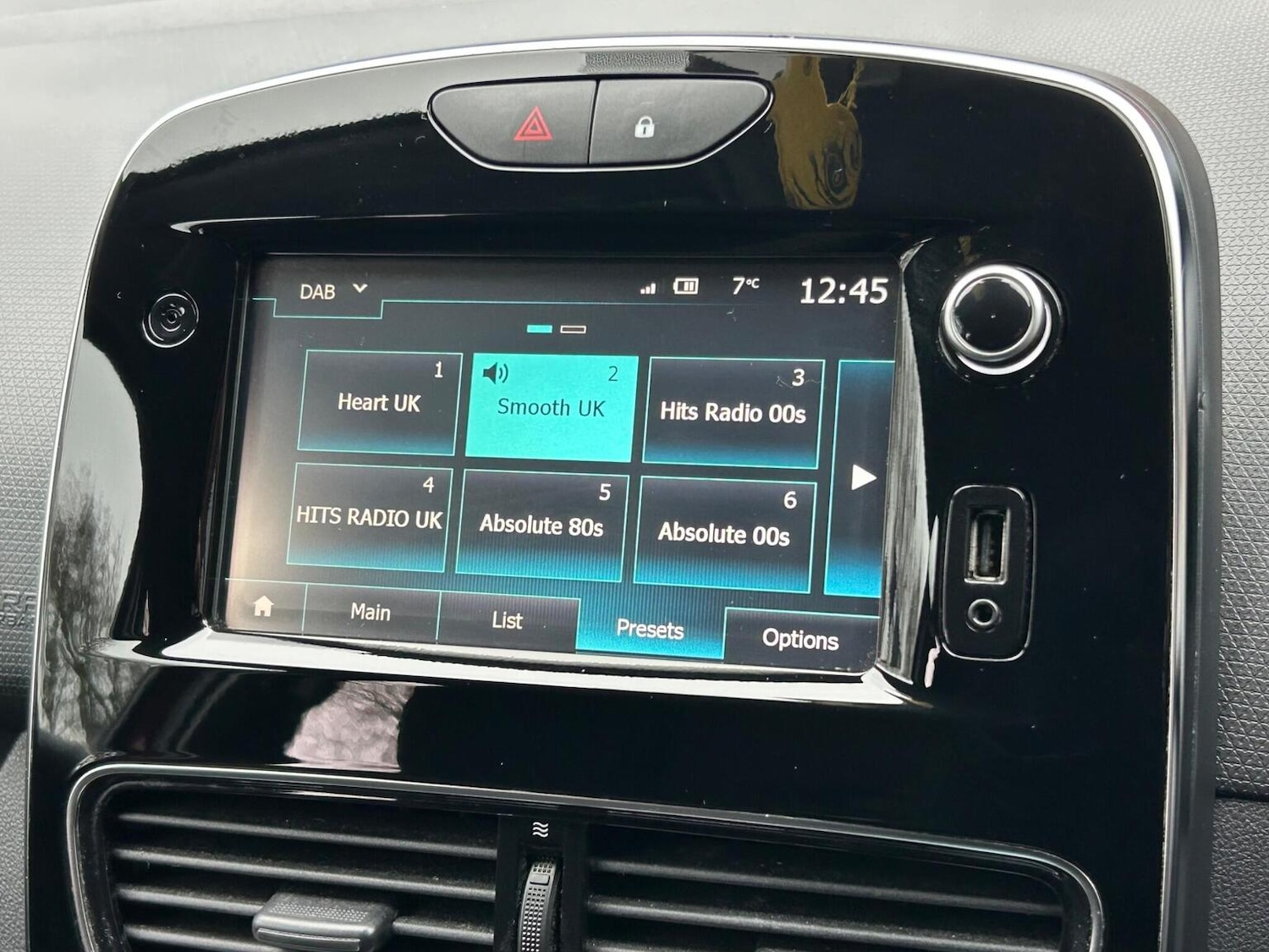 Used Renault Clio 2016 for sale - 77409539: Photo 29