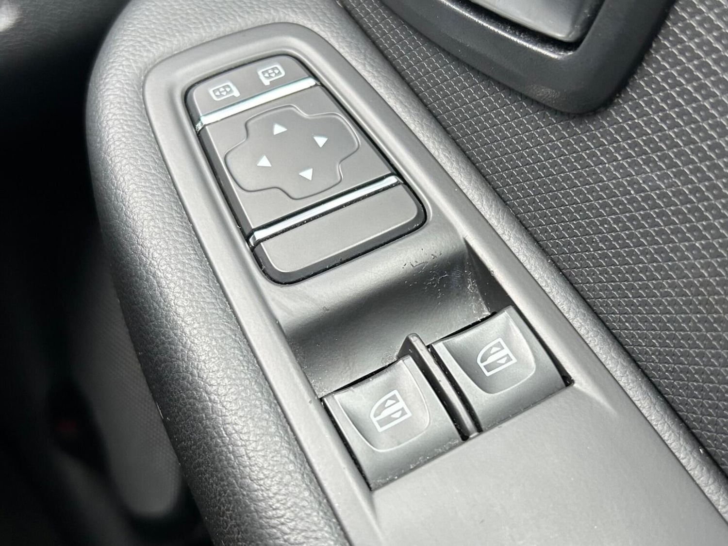 Used Renault Clio 2016 for sale - 77409539: Photo 32