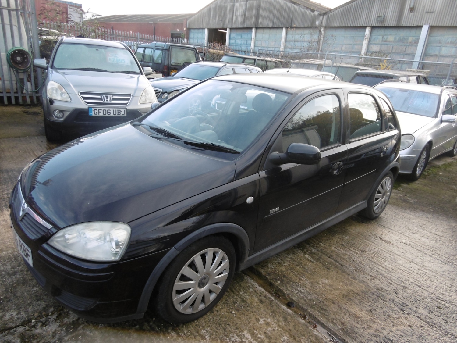 Used Vauxhall Corsa 2005 for sale - 76792640: Photo 2