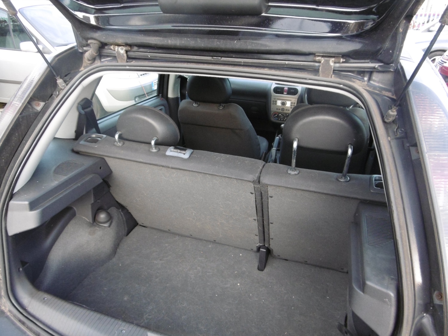 Used Vauxhall Corsa 2005 for sale - 76792640: Photo 4