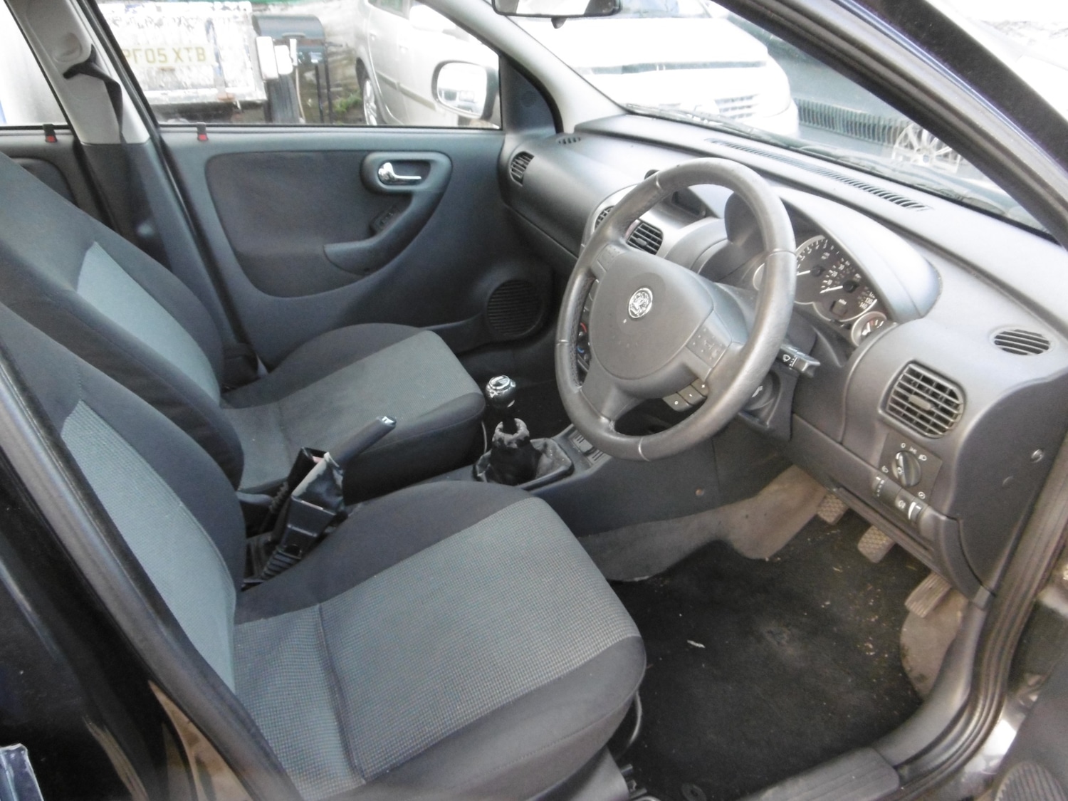 Used Vauxhall Corsa 2005 for sale - 76792640: Photo 5