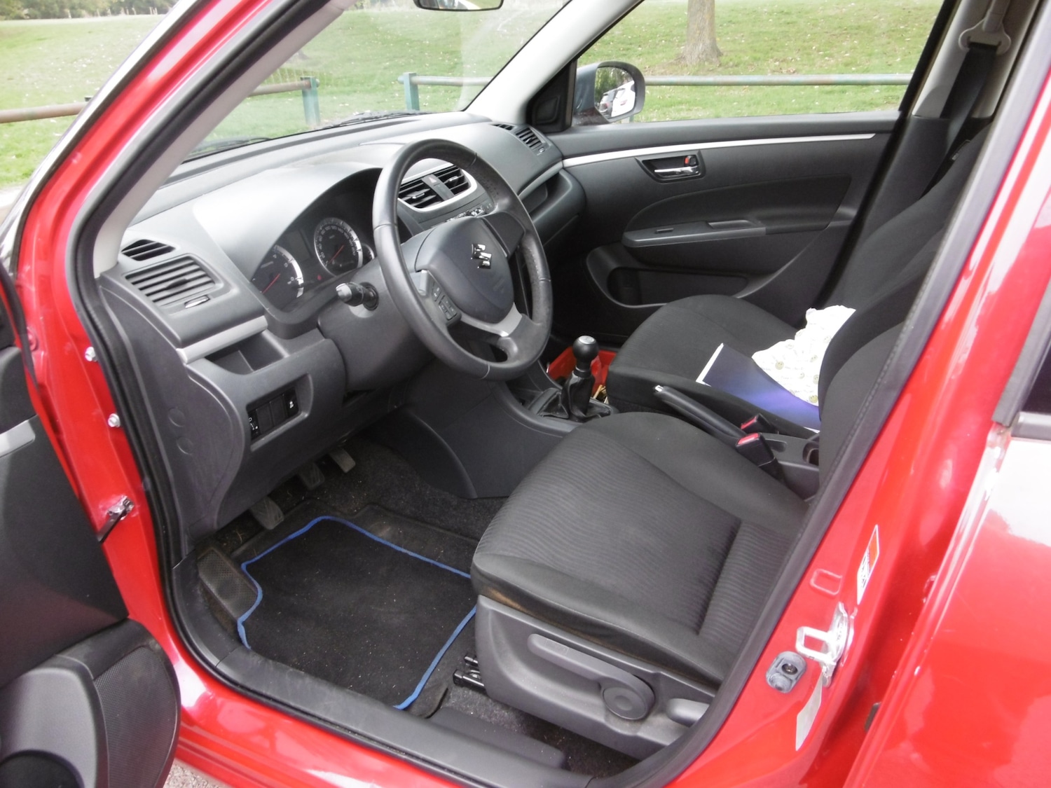 Used Suzuki Swift 2011 for sale - 75969302: Photo 7