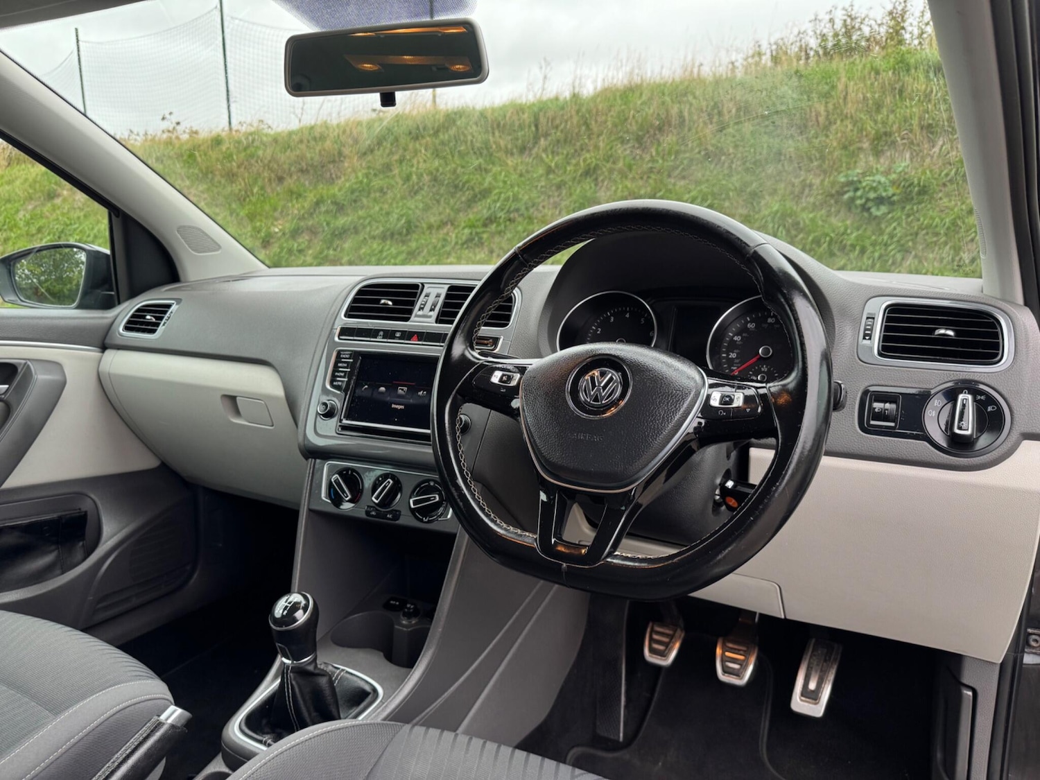 Used Volkswagen Polo 2015 for sale - 75977292: Photo 15