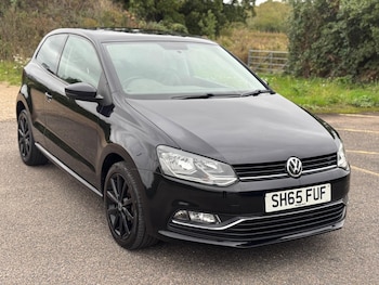 Used Volkswagen Polo 2015 for sale - 75977292: Photo