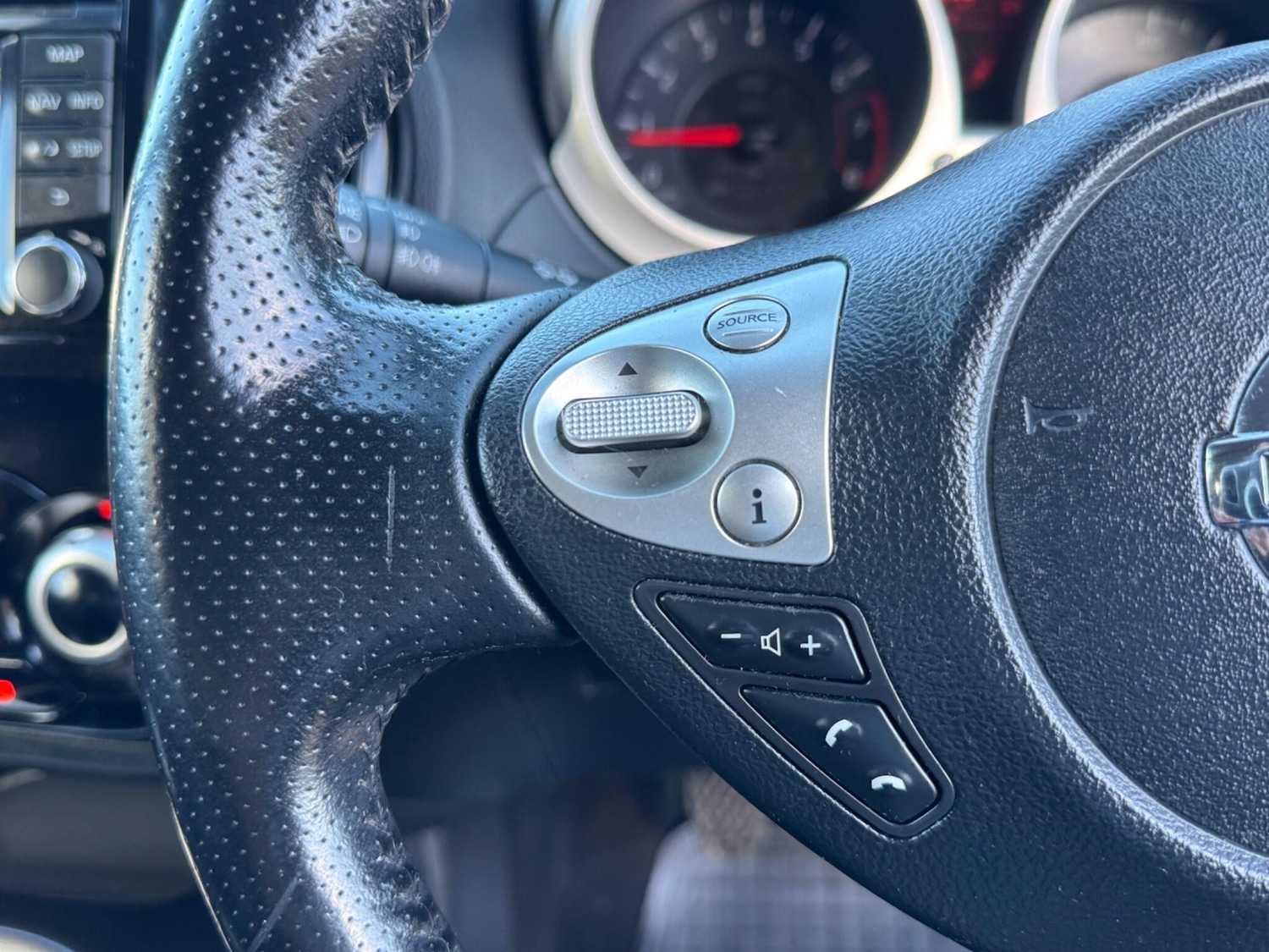 Used Nissan Juke 2014 for sale - 76317813: Photo 28