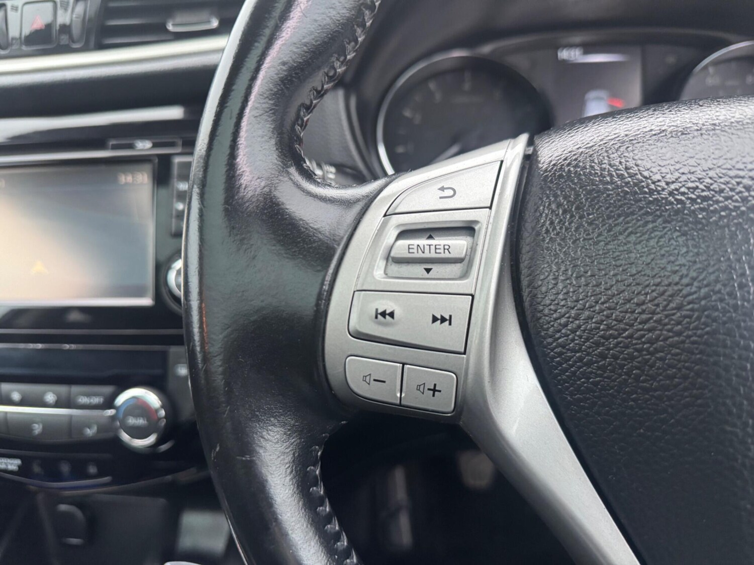 Used Nissan Qashqai 2015 for sale - 76865866: Photo 30