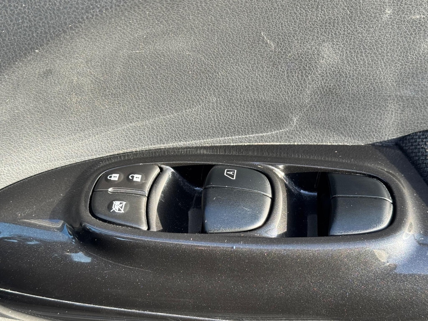 Used Nissan Juke 2015 for sale - 76936306: Photo 30