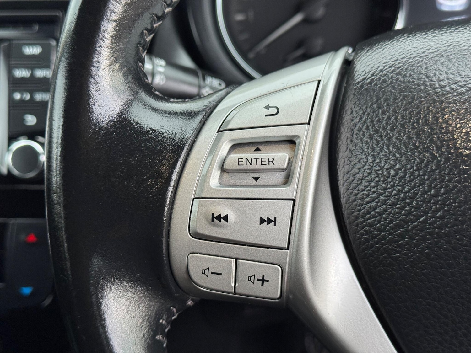 Used Nissan Pulsar 2015 for sale - 76422743: Photo 28