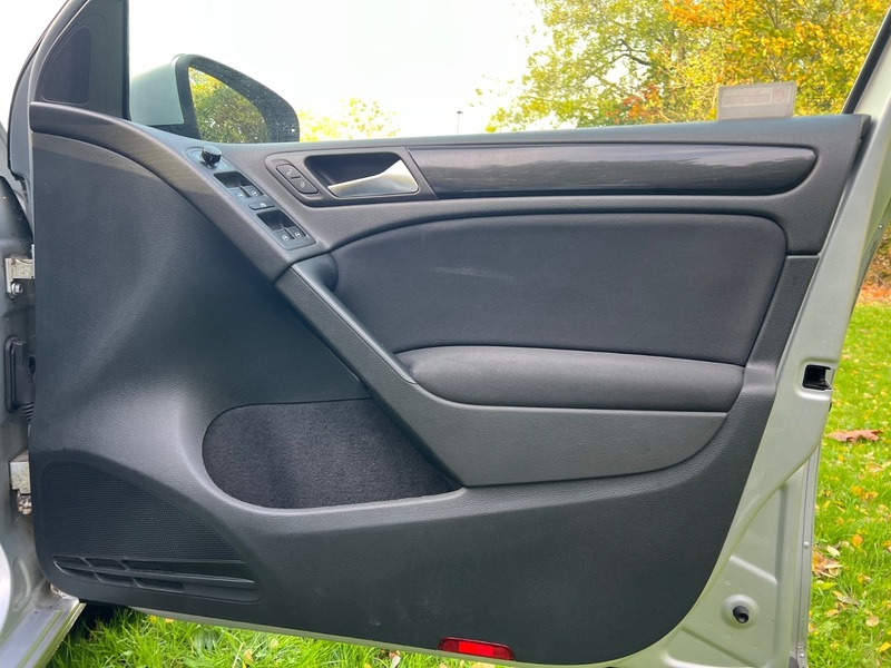 Used Volkswagen Golf 2011 for sale - 76884544: Photo 18