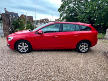 Used Volvo V60 2015 for sale - 78944249: Photo