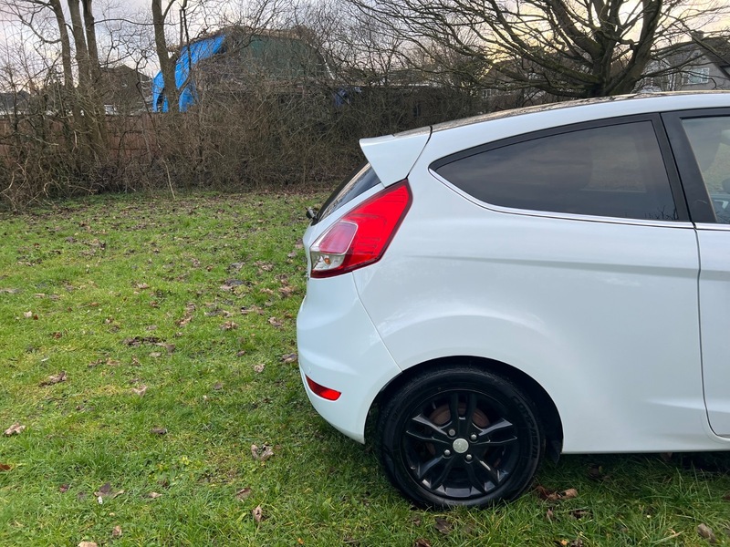 Used Ford Fiesta 2015 for sale - 77236907: Photo 12