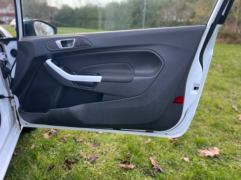 Used Ford Fiesta 2015 for sale - 77236907: Photo 14