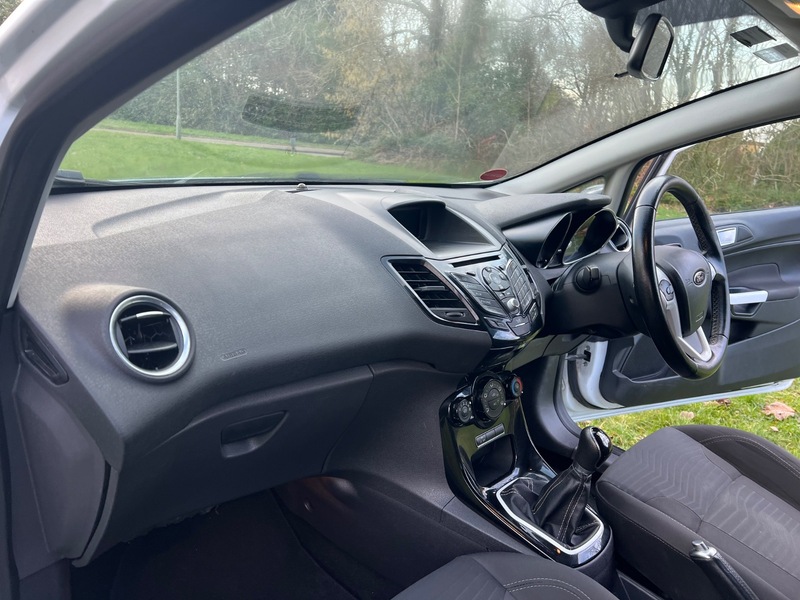 Used Ford Fiesta 2015 for sale - 77236907: Photo 16