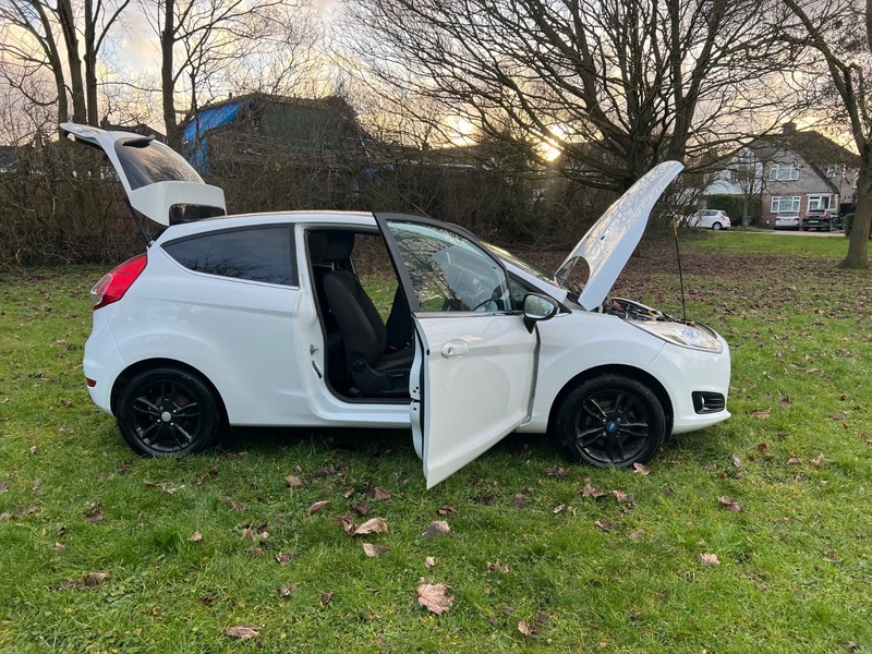 Used Ford Fiesta 2015 for sale - 77236907: Photo 28