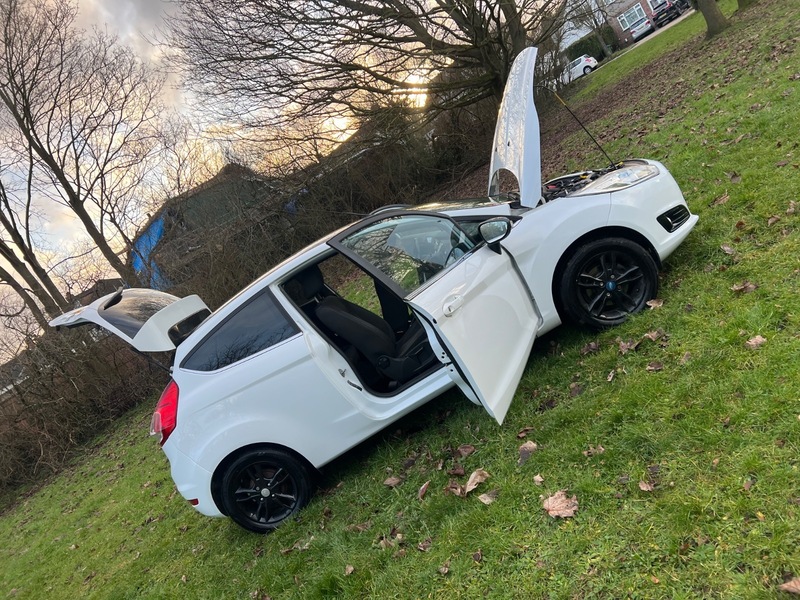 Used Ford Fiesta 2015 for sale - 77236907: Photo 29