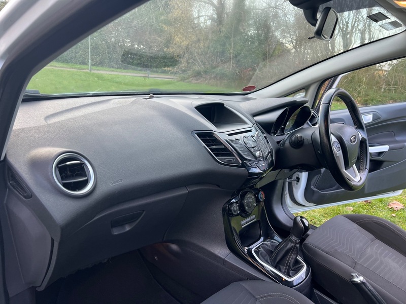 Used Ford Fiesta 2015 for sale - 77236907: Photo 30