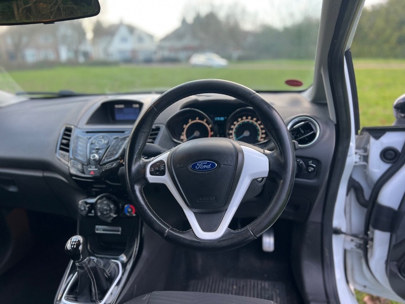 Used Ford Fiesta 2015 for sale - 77236907: Photo 31