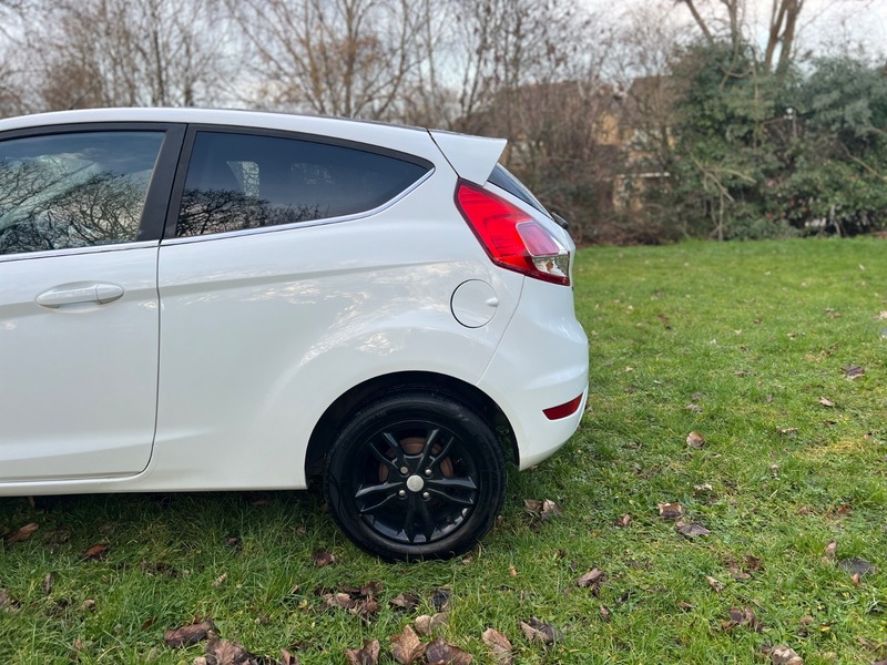 Used Ford Fiesta 2015 for sale - 77236907: Photo 33