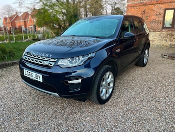 Used Land Rover Discovery Sport 2016 for sale - 76605374: Photo