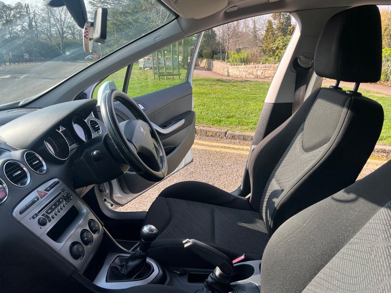 Used Peugeot 308 2010 for sale - 77805691: Photo 11