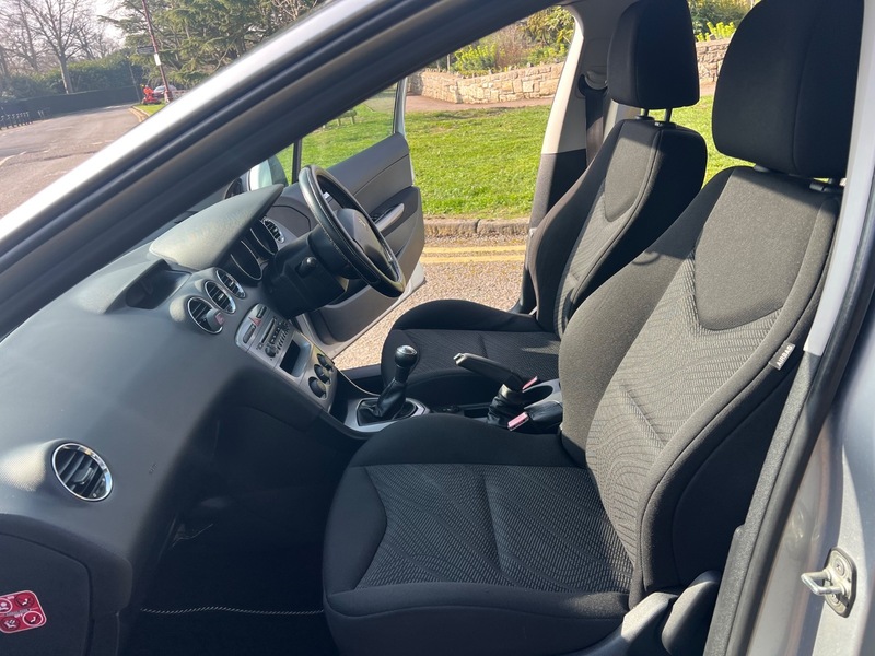 Used Peugeot 308 2010 for sale - 77805691: Photo 12