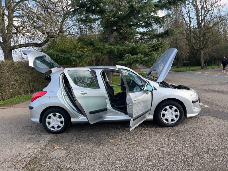 Used Peugeot 308 2010 for sale - 77805691: Photo 22