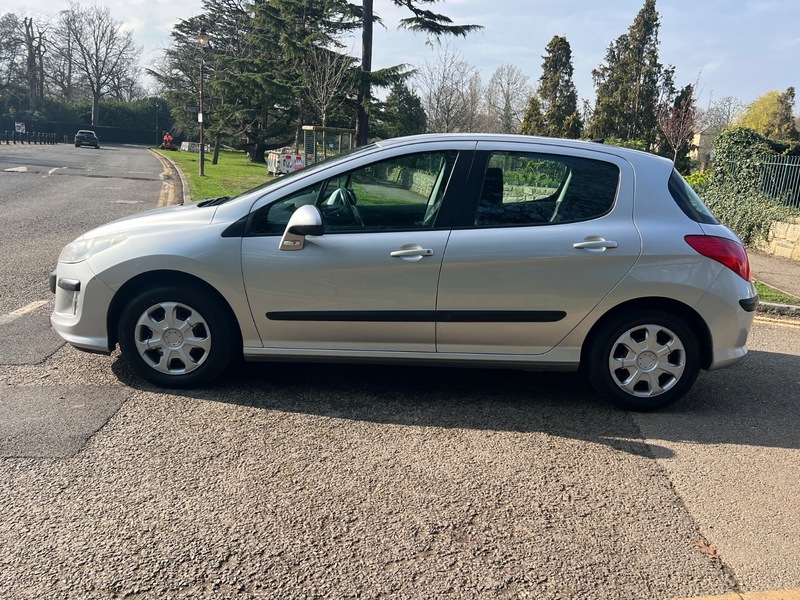Used Peugeot 308 2010 for sale - 77805691: Photo 8