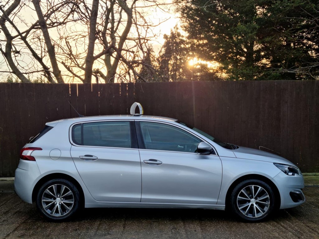 Used Peugeot 308 2015 for sale - 77406599: Photo 5