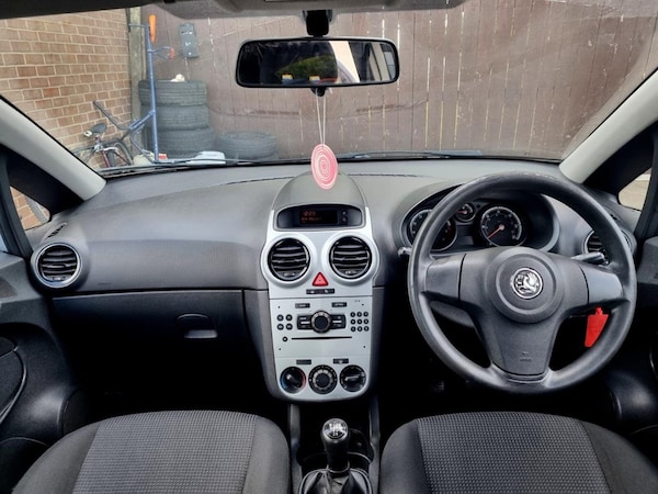 Used Vauxhall Corsa 2011 for sale - 76209059: Photo 9