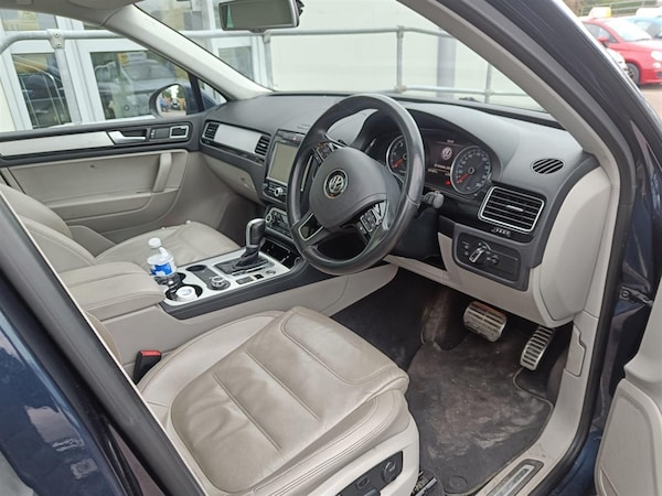 Used Volkswagen Touareg 2014 for sale - 76276953: Photo 2