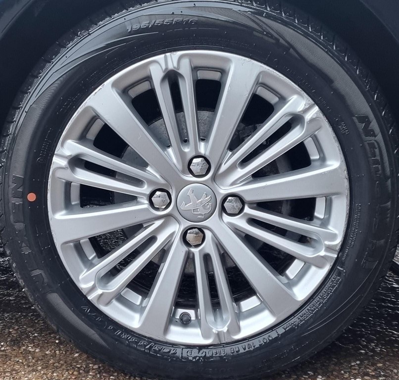 Used Peugeot 208 2018 for sale - 76575312: Photo 11