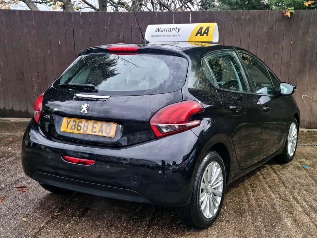 Used Peugeot 208 2018 for sale - 76575312: Photo 6
