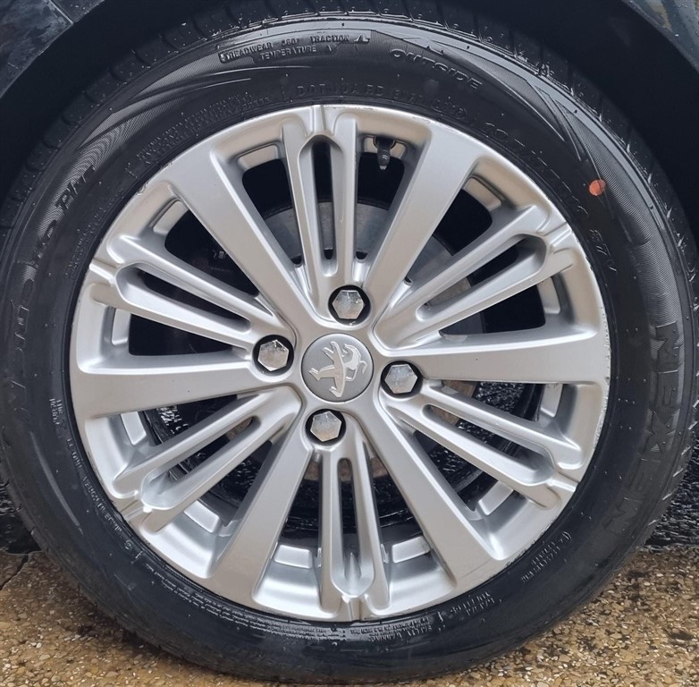 Used Peugeot 208 2018 for sale - 76575312: Photo 9