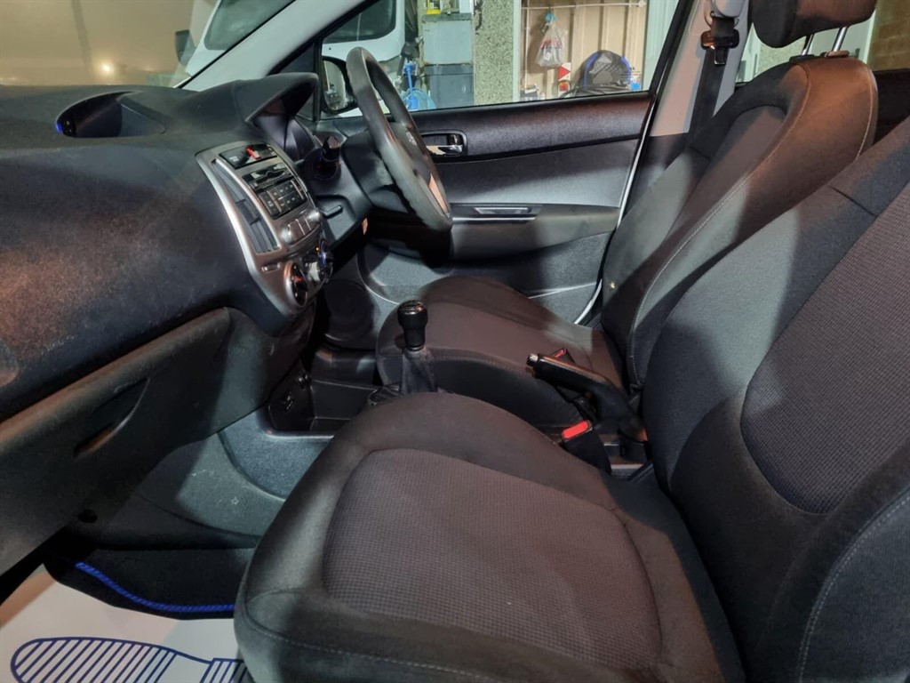 Used Hyundai i20 2011 for sale - 77414199: Photo 18