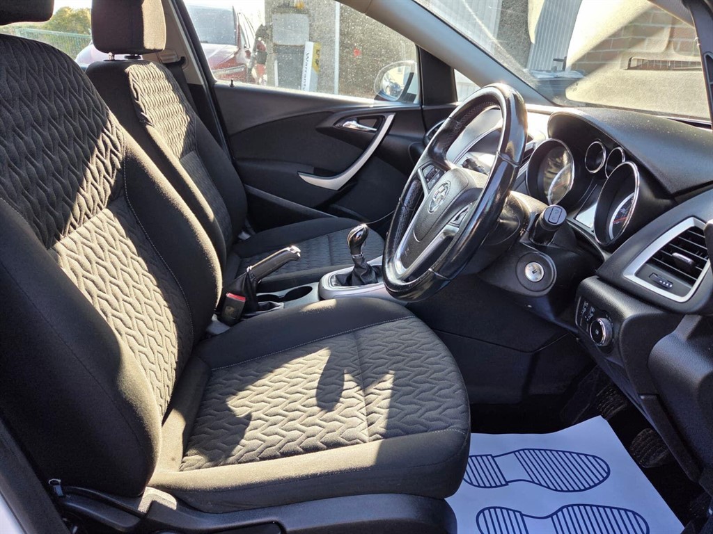 Used Vauxhall Astra 2013 for sale - 77981233: Photo 10