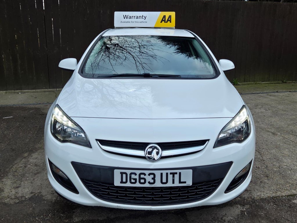 Used Vauxhall Astra 2013 for sale - 77981233: Photo 2