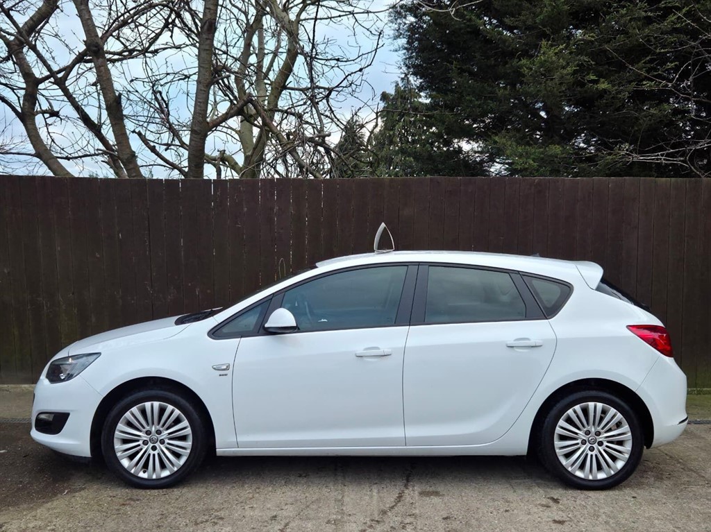 Used Vauxhall Astra 2013 for sale - 77981233: Photo 5