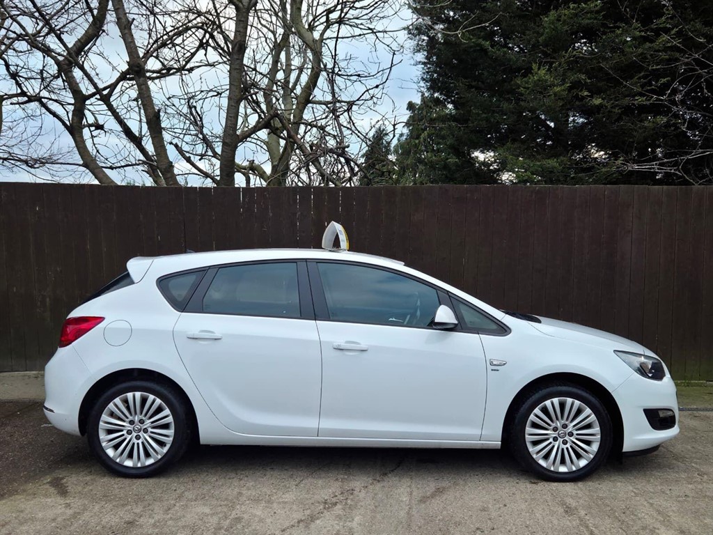 Used Vauxhall Astra 2013 for sale - 77981233: Photo 7