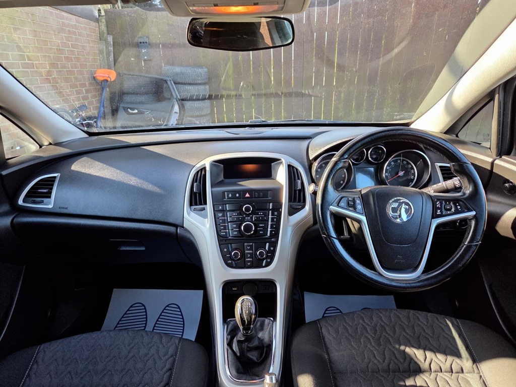 Used Vauxhall Astra 2013 for sale - 77981233: Photo 9