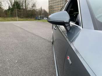 Used Audi A4 Avant 2019 for sale - 74694820: Photo