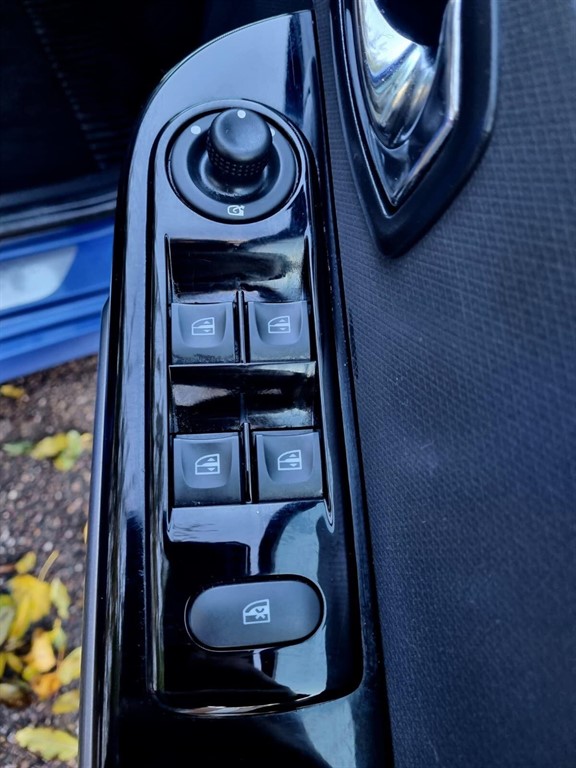 Used Renault Clio 2014 for sale - 76344247: Photo 14