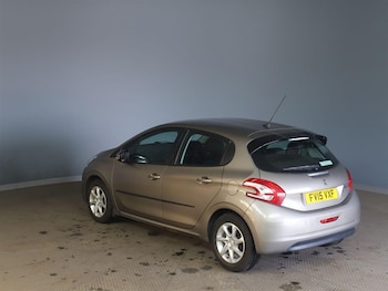 Used Peugeot 208 2015 for sale - 77833813: Photo